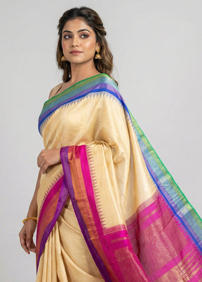 Cream Handloom Kanjivaram Pure Silk Saree With Blouse Piece