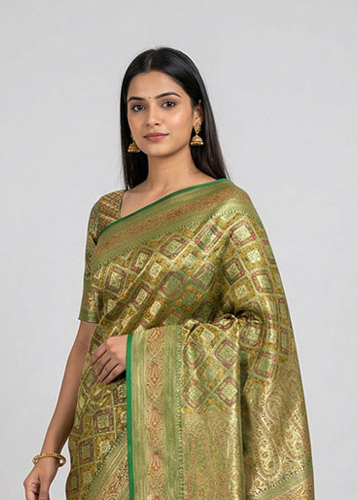 Green Handloom Tanchoi Pure Silk Saree With Blouse Piece