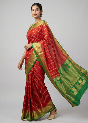 Maroon Handloom Kanjivaram Pure Silk Saree With Blouse Piece