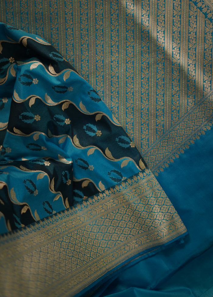 Multicolor Uppada Silk Saree With Blouse Piece