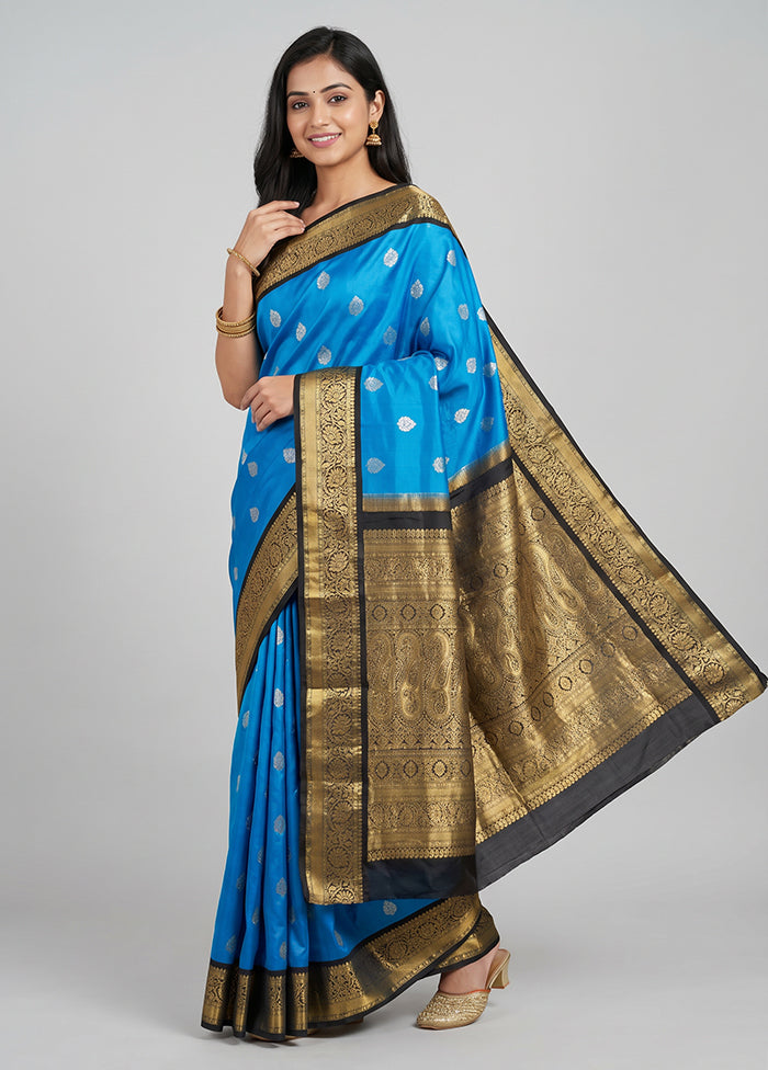 Blue Handloom Kanchipuram Pure Silk Saree With Blouse Piece