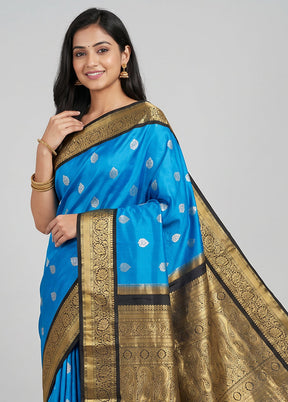 Blue Handloom Kanchipuram Pure Silk Saree With Blouse Piece