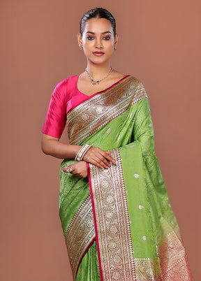 Green Tanchoi Silk Saree With Blouse Piece
