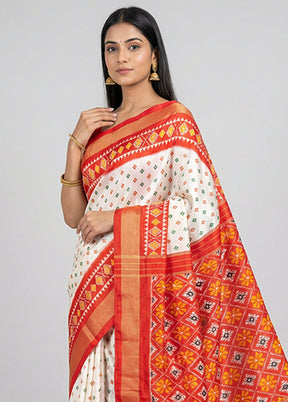 Cream Handloom Ikkat Pure Silk Saree With Blouse Piece