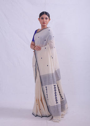 Cream Matka Silk Saree With Blouse Piece