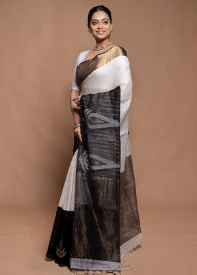 White Handloom Matka Pure Silk Saree With Blouse Piece