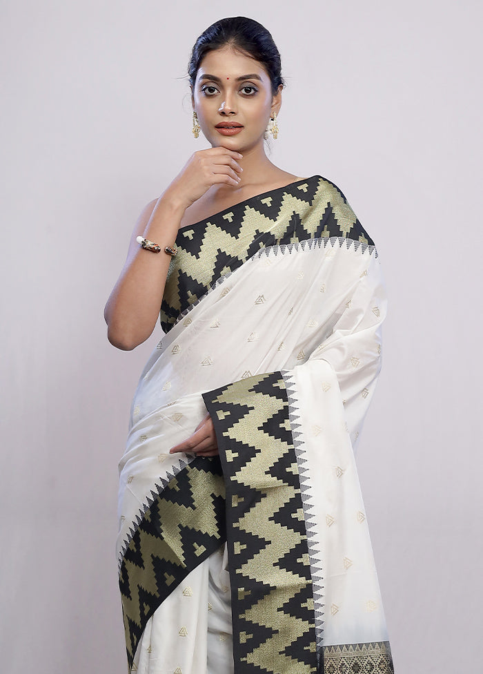 White Kanjivaram Silk Saree With Blouse Piece
