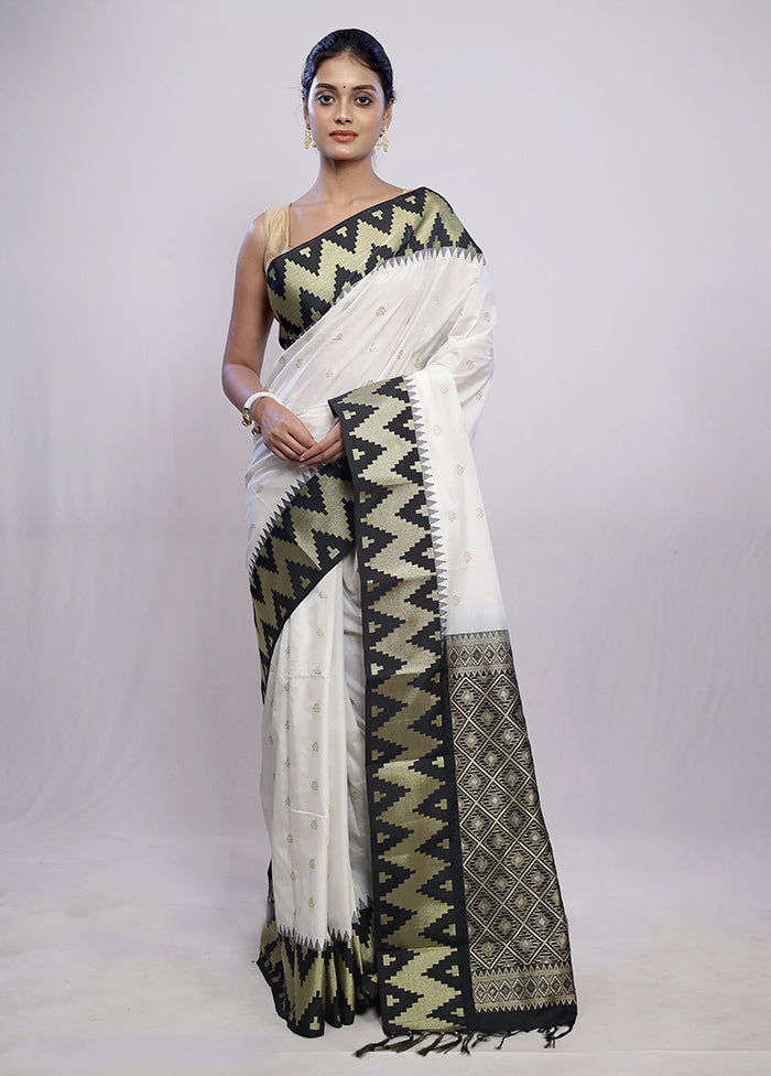 White Kanjivaram Silk Saree With Blouse Piece
