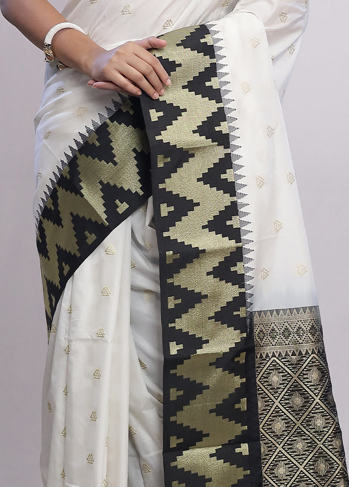 White Kanjivaram Silk Saree With Blouse Piece