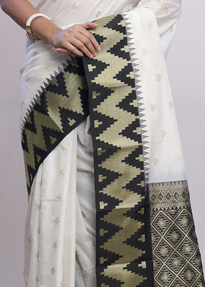 White Kanjivaram Silk Saree With Blouse Piece
