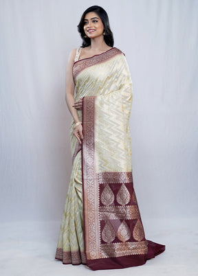 Cream Georgette Saree With Blouse Piece