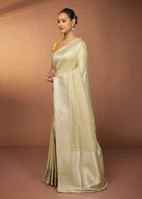 Multicolor Uppada Silk Saree With Blouse Piece