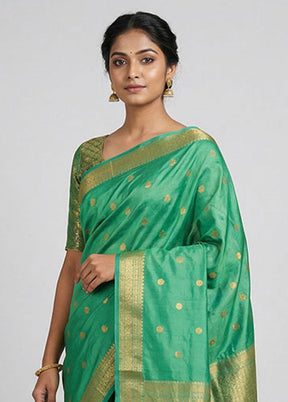 Green Kanjivaram Silk Saree With Blouse Piece