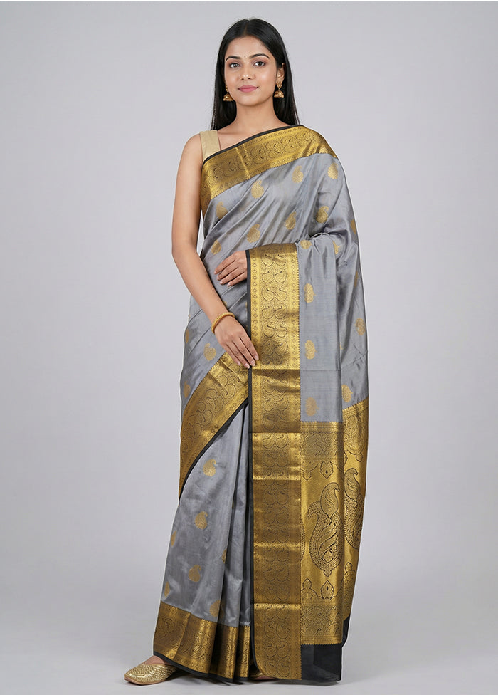 Grey Handloom Kanchipuram Pure Silk Saree With Blouse Piece