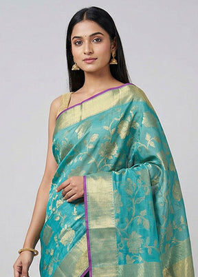 Green Pure Cotton Saree With Blouse Piece