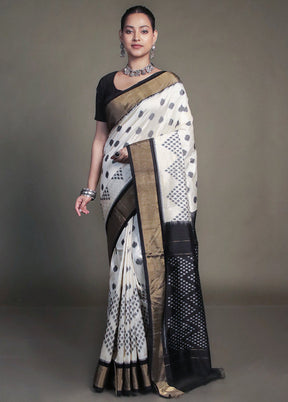 Cream Handloom Ikkat Pure Silk Saree With Blouse Piece