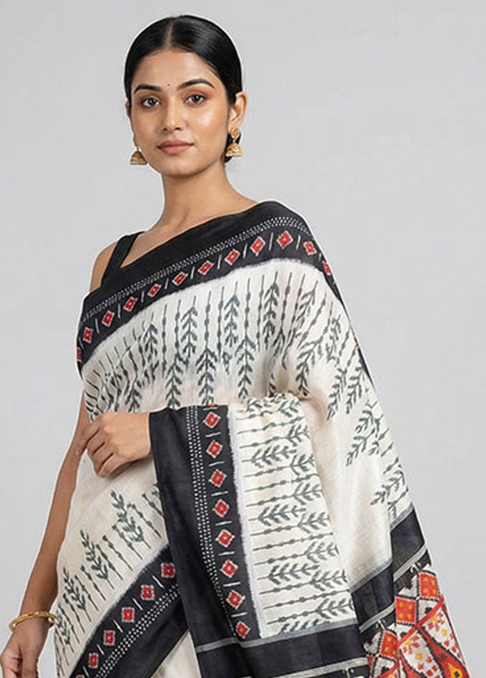 Cream Handloom Ikkat Pure Silk Saree With Blouse Piece