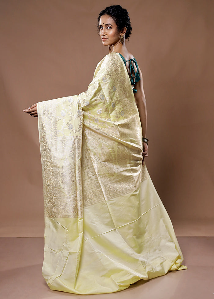 Yellow Banarasi Silk Saree With Blouse Piece
