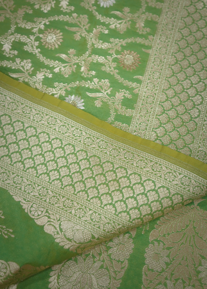Green Uppada Silk Saree With Blouse Piece
