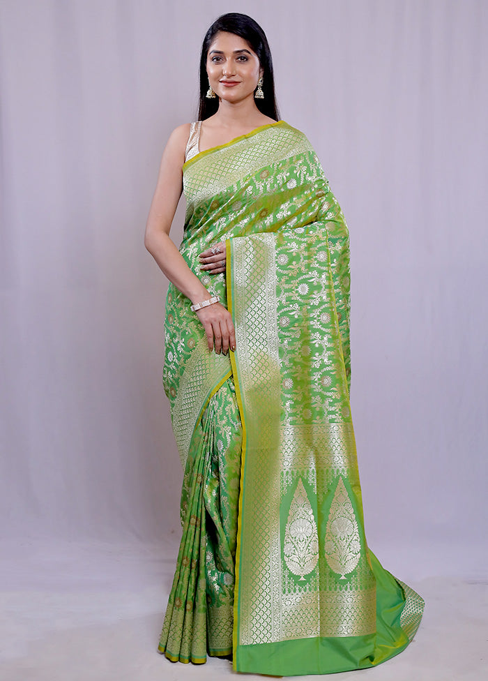 Green Uppada Silk Saree With Blouse Piece