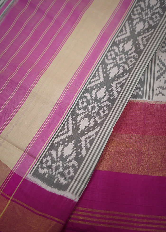 Cream Pochampally Pure Silk Saree With Blouse Piece