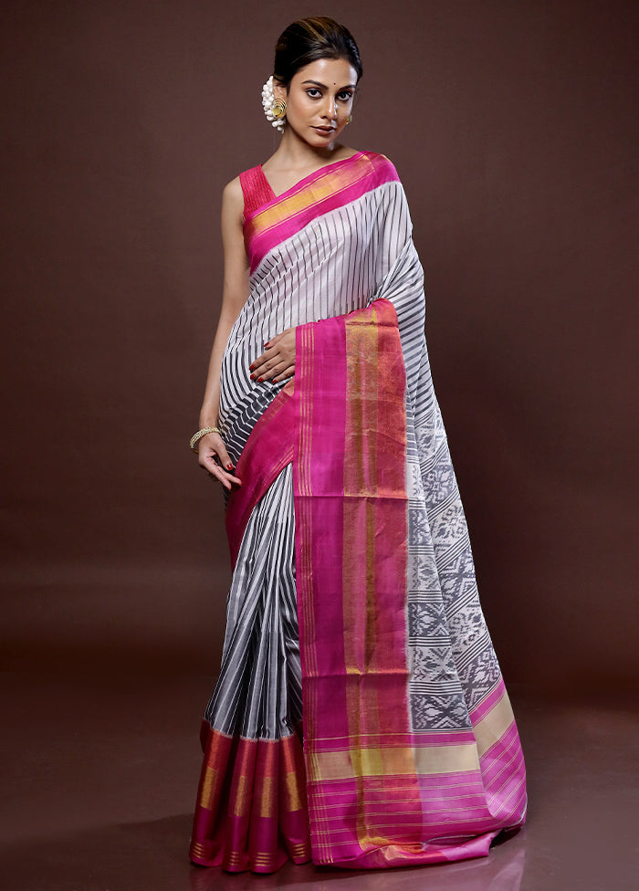 Cream Pochampally Pure Silk Saree With Blouse Piece