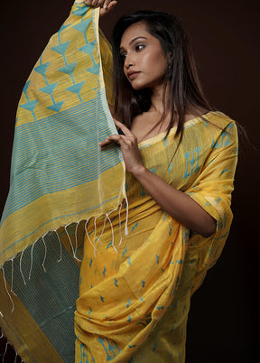 Yellow Cotton Saree With Blouse Piece