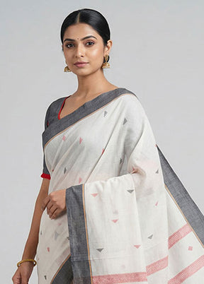 Green Khadi Cotton Saree With Blouse Piece
