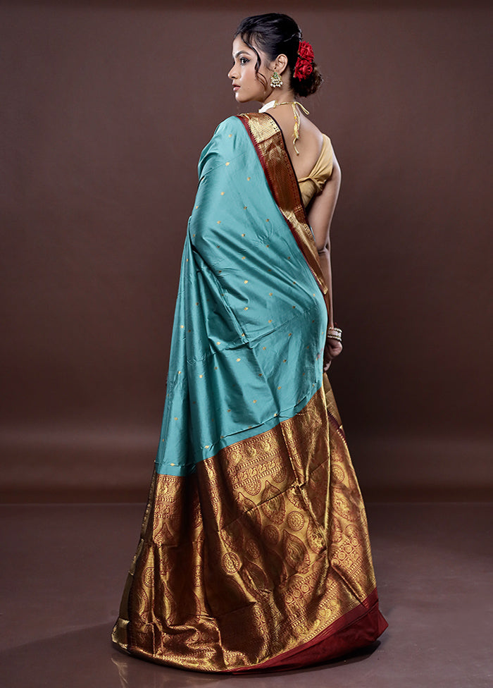 Green Kanjivaram Silk Saree With Blouse Piece