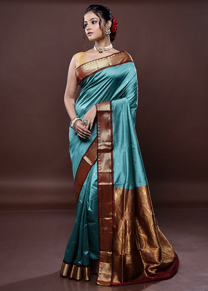 Green Kanjivaram Silk Saree With Blouse Piece