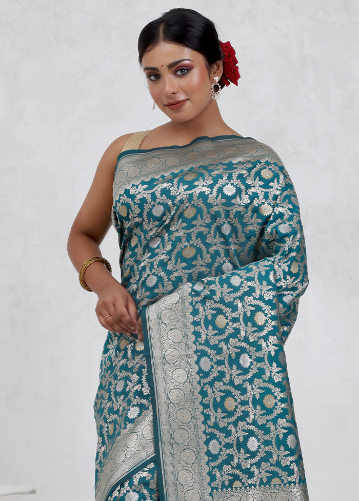 Green Uppada Silk Saree With Blouse Piece