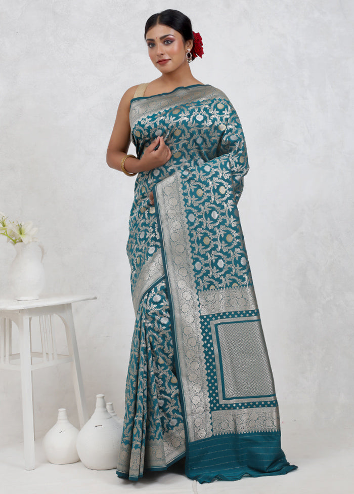 Green Uppada Silk Saree With Blouse Piece