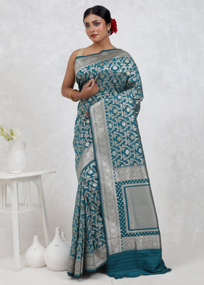 Green Uppada Silk Saree With Blouse Piece