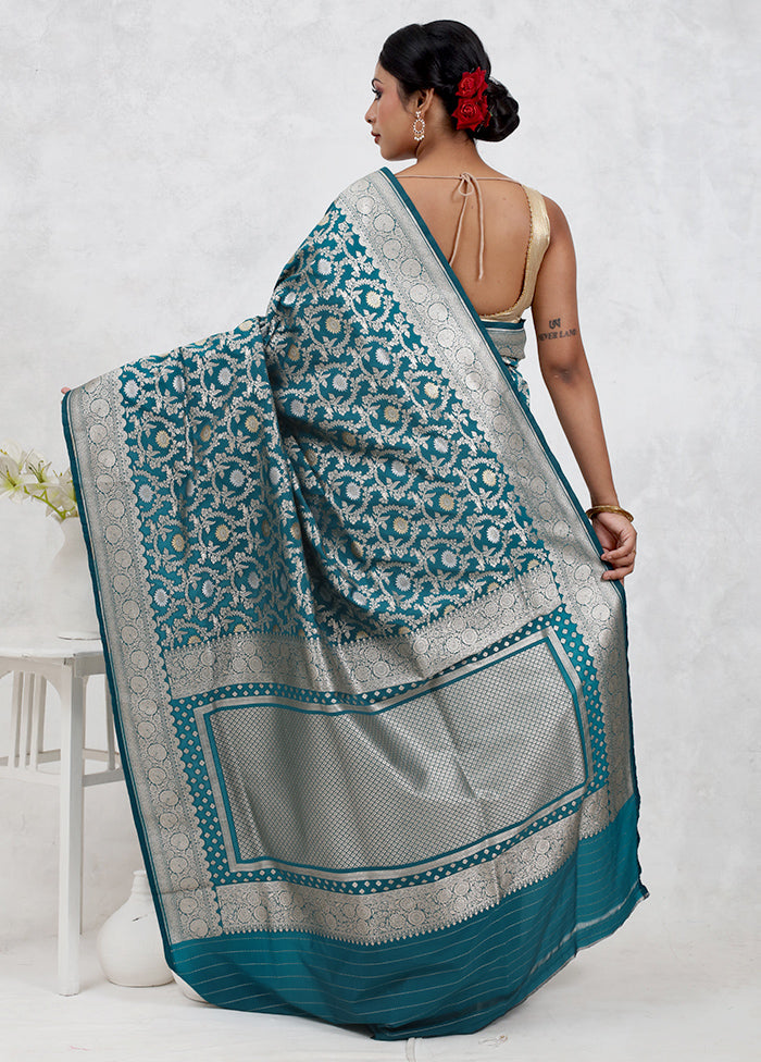 Green Uppada Silk Saree With Blouse Piece