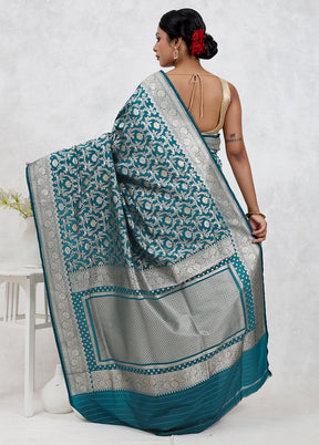 Green Uppada Silk Saree With Blouse Piece