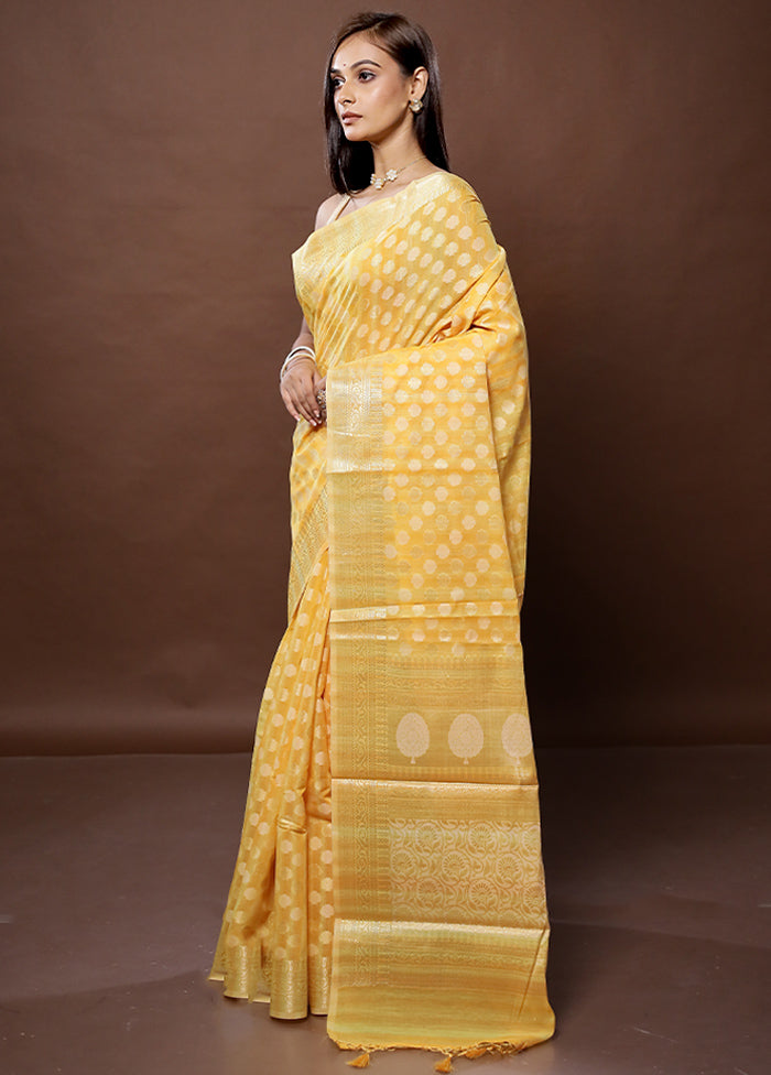 Yellow Cotton Saree With Blouse Piece