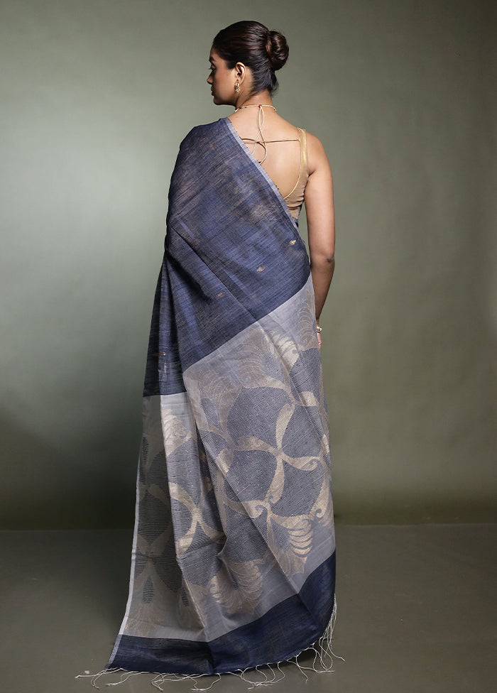 Grey Handloom Matka Pure Silk Saree With Blouse Piece