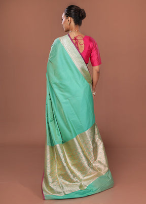 Green Uppada Silk Saree With Blouse Piece