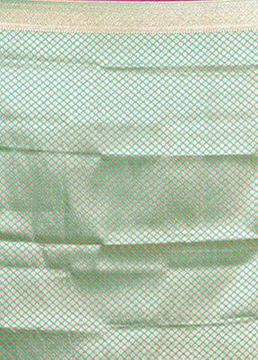 Green Uppada Silk Saree With Blouse Piece