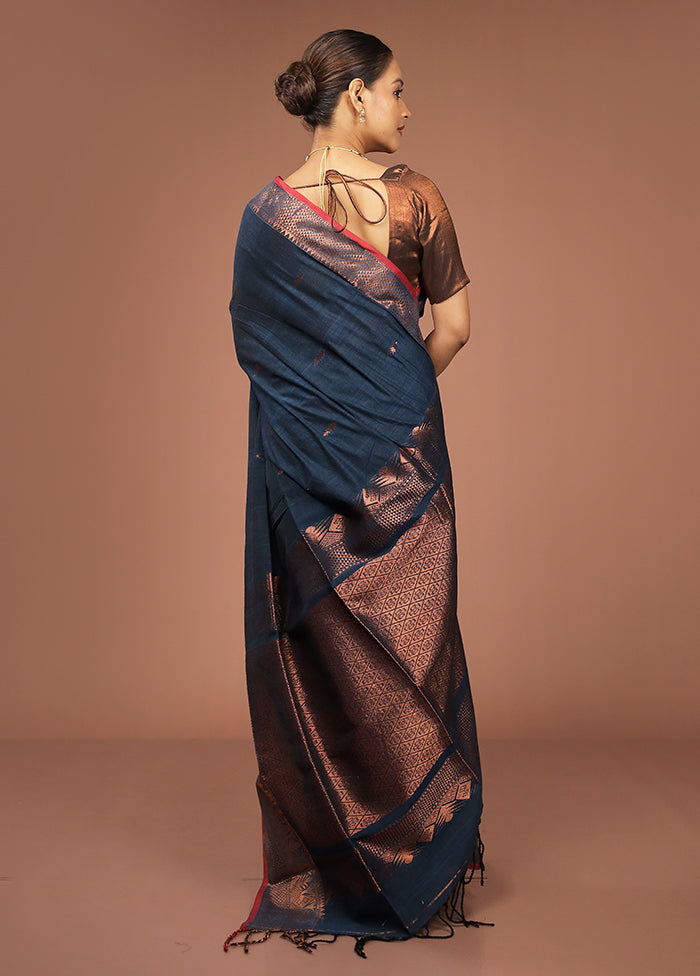 Blue Matka Silk Saree With Blouse Piece