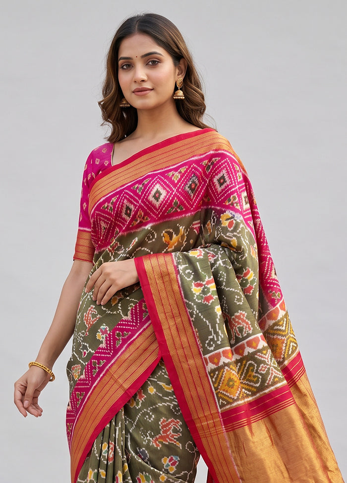 Grey Handloom Ikkat Pure Silk Saree With Blouse Piece