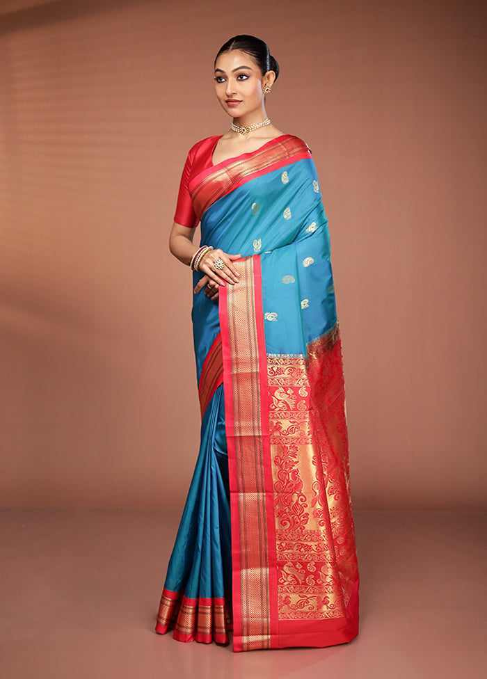 Green Kanjivaram Silk Saree With Blouse Piece