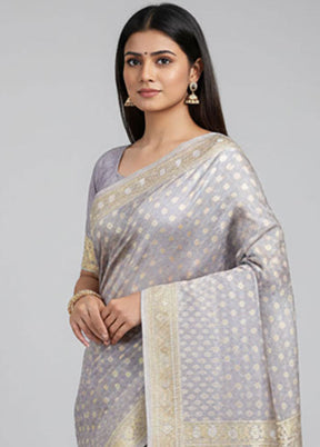 Grey Kora Silk Saree With Blouse Piece