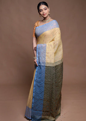 Cream Cotton Saree With Blouse Piece
