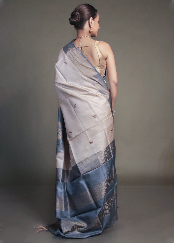 Cream Handloom Tussar Pure Silk Saree With Blouse Piece