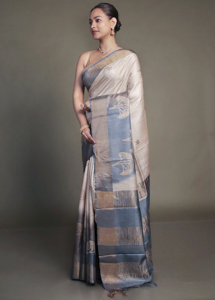 Cream Handloom Tussar Pure Silk Saree With Blouse Piece