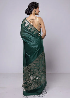 Green Cotton Saree With Blouse Piece