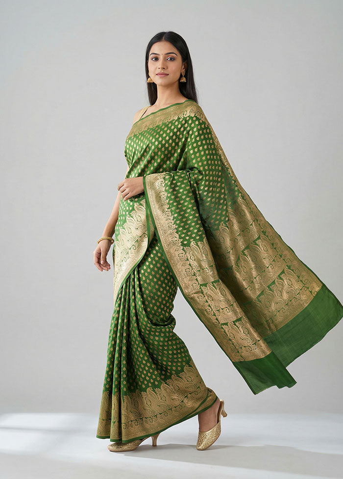 Green Handloom Banarasi Pure Silk Saree With Blouse Piece