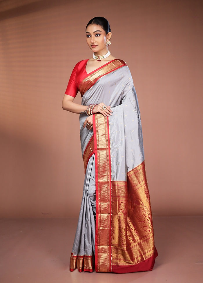 Grey Kanjivaram Silk Saree With Blouse Piece
