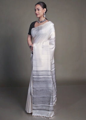 Cream Handloom Kanjivaram Pure Silk Saree With Blouse Piece